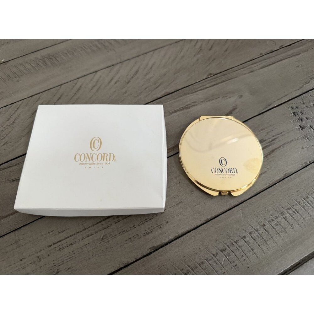 CONCORD Gold Compact Mirror 3 x 3 inches